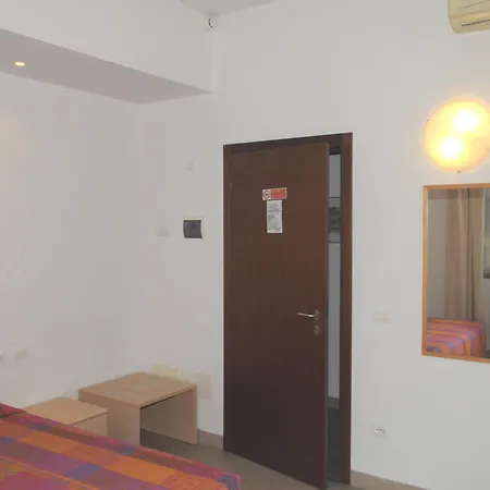 Couette-café Marinetta 3*