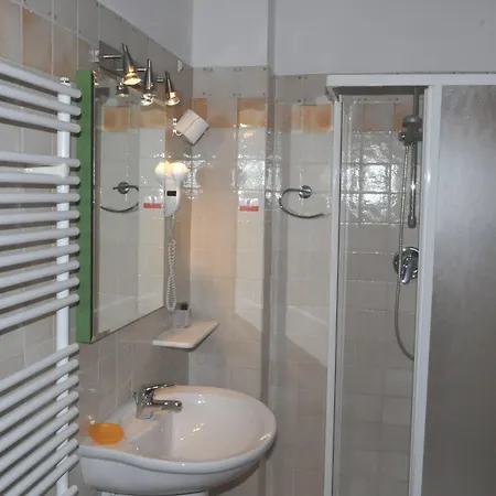 Couette-café Marinetta 3*